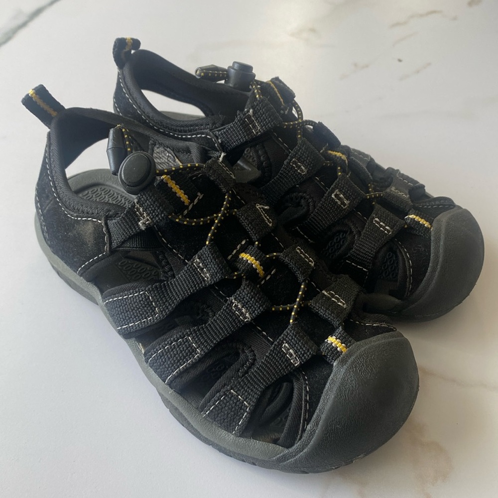 Rugged Outback boys toggle sandals 11